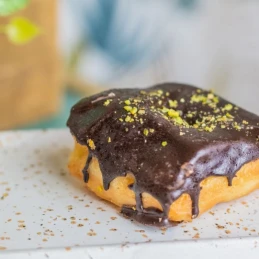 20 Donuts vegans fourrés à la crème de pistache - CUVO