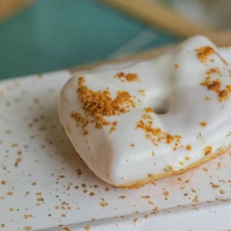 20 Donuts vegans fourrés à la crème de speculoos - CUVO